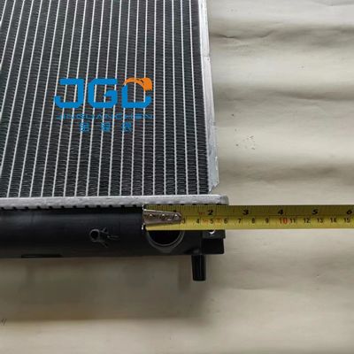 मध्यम आकार के उत्खनन के लिए YM35 एल्यूमिनियम वॉटर टैंक रेडिएटर