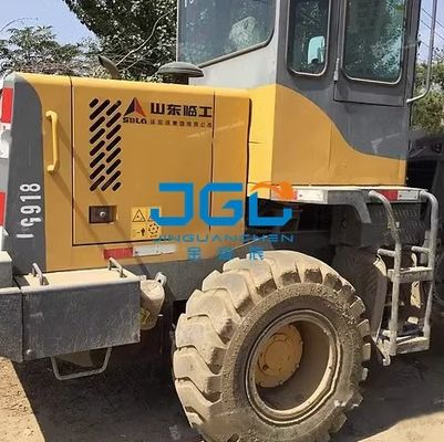 LG918H लोडर फ्रंट विंडशील्ड रियर विंडशील्ड टेम्पर्ड ग्लास के पिछले हिस्से के फ्रंट साइड दरवाजे पर