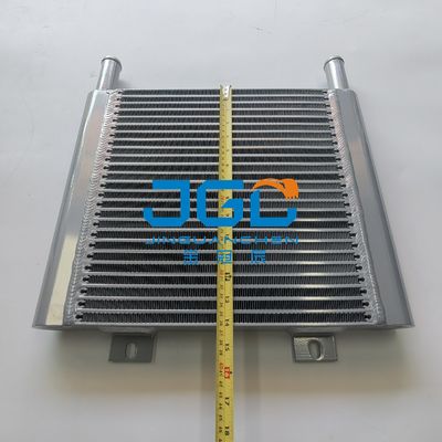 खुदाई करने वाले स्पेयर पार्ट्स रेडिएटर टैंक रेडिएटर कोर असेंबली 4479181 EX70