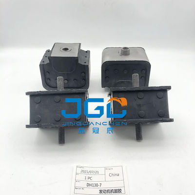खुदाई मशीन के भाग Doosan Daewoo DH130-7 इंजन पैर रबर झटके प्रतिरोधी चिपकने वाला।