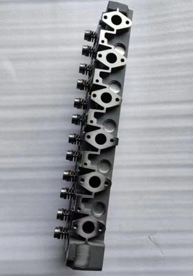 वोल्वो D6E सिलेंडर हेड VOE20855301 VOE20941118 EC160C EC180C EC210B के लिए उपयुक्त