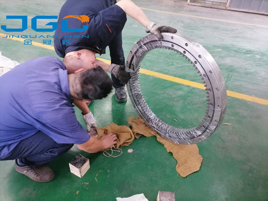 PC200-6 PC210-6 PC220-6 के लिए 20y-25-21100 खुदाई करने वाला असर क्रॉस रोलर असर